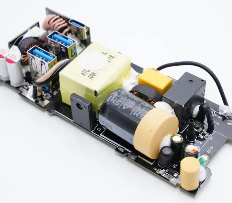 BULL公牛65W 2A1C快充插線板應用案例